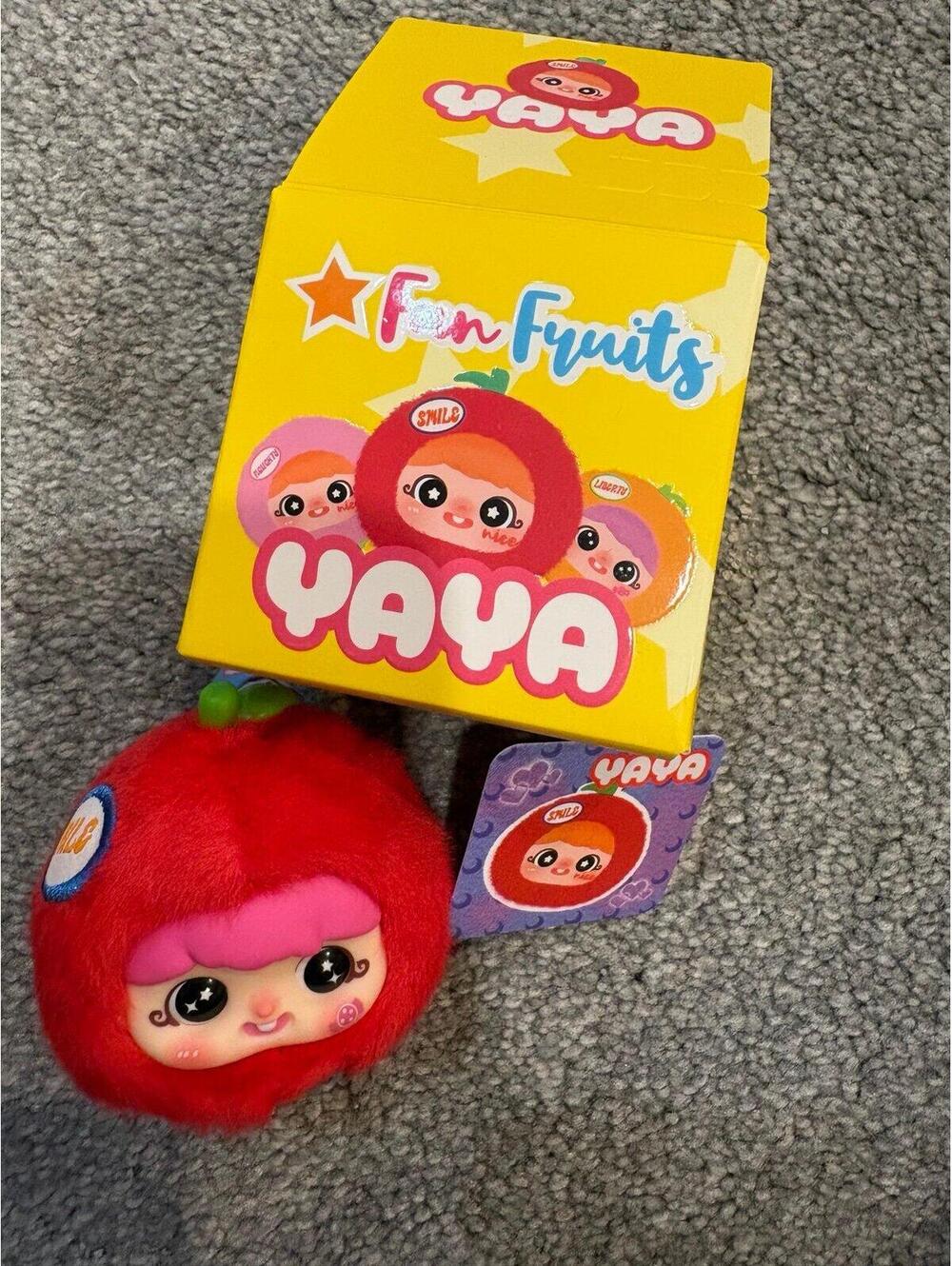 YAYA Fun Fruits scented plush - Red Apple (Smile)